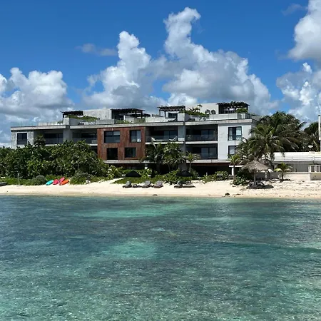 Beachfront 3br With Private Rooftop And Lounge Pool, Tankah Bay Apartment *