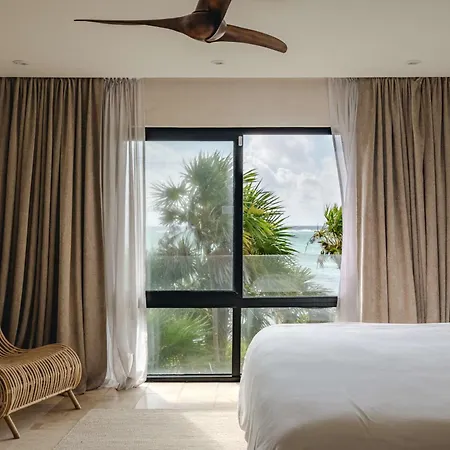 Apartment Beachfront 3br With Private Rooftop And Lounge Pool, Tankah Bay Tulum