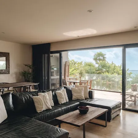 Beachfront 3br With Private Rooftop And Lounge Pool, Tankah Bay *