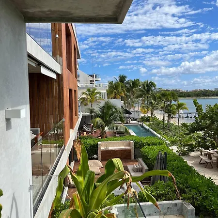 Beachfront 3br With Private Rooftop And Lounge Pool, Tankah Bay Apartment