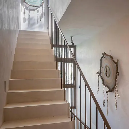Stylish 3br With Rooftop Plunge Pool, La Veleta Holiday home *