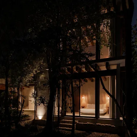 Private Jungle - Pool & Concierge For 21 Holiday home *
