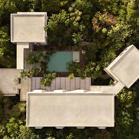 Private Jungle - Pool & Concierge For 21 Holiday home *