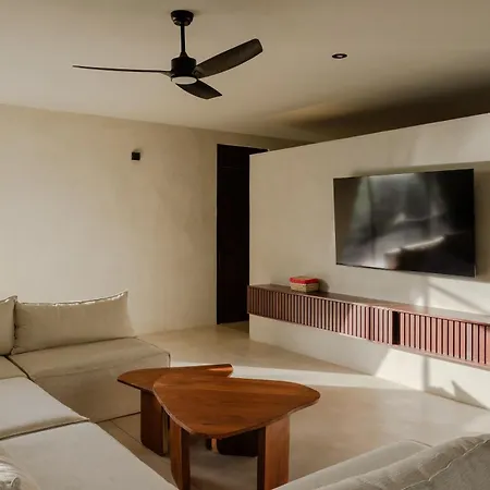 Private Jungle - Pool & Concierge For 21 *