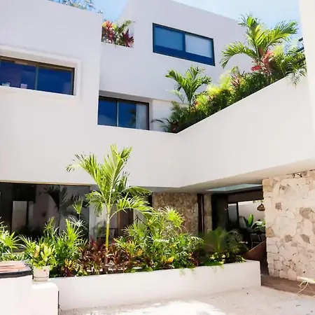 Huge 10br Luxury Complex With Private Pool & Serene Setting
