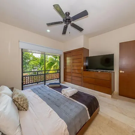 Сasa de vacaciones Spacious 2br With Pool And Private Balcony