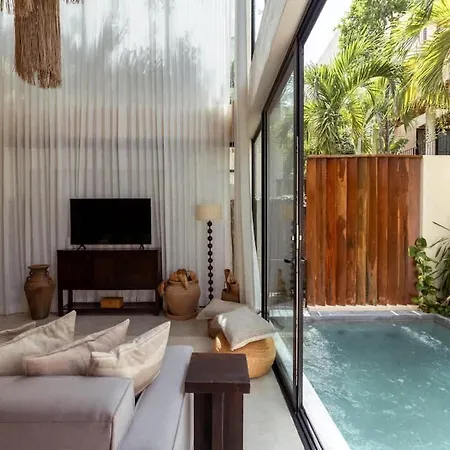 Spacious 6br Luxe With 4 Private Pools And Yoga Space Rooftop & Concierge *