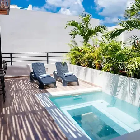 Villa Stunning 4br Tropical Chic With Private Pool Garden & Modern Comforts
