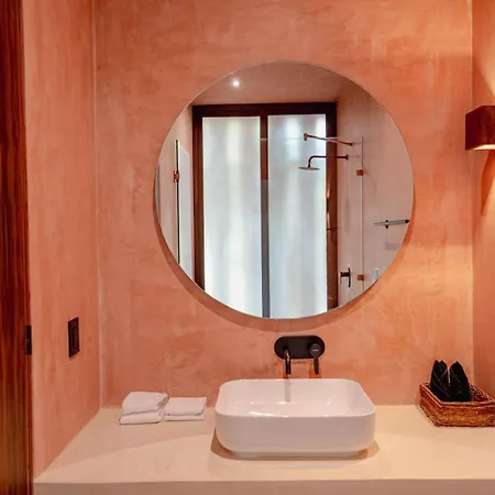 Chic 2br With Rooftop Pool & Terrace