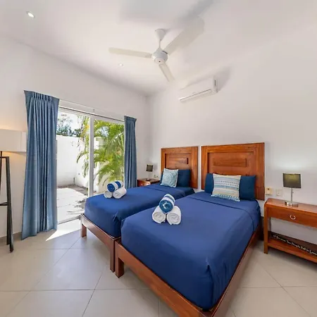 Casa Kinam Chic 4br W Pool In La Veleta Villa