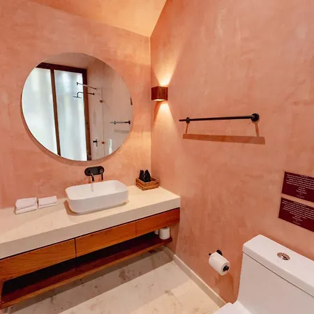 Chic 2br With Rooftop Pool & Terrace