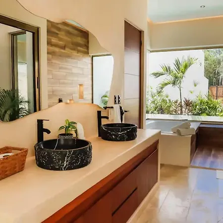 Huge 10br Luxury Complex With Private Pool & Serene Setting Villa