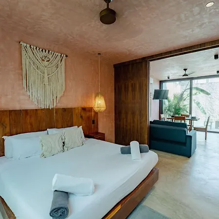 Stylish 3br With 2 Private Pool & Rooftop Villa *