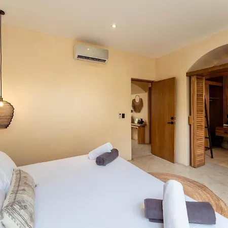 Spacious 6br Luxe With 4 Private Pools And Yoga Space Rooftop & Concierge Сasa de vacaciones