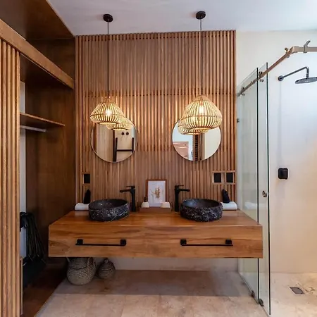 Сasa de vacaciones Spacious 6br Luxe With 4 Private Pools And Yoga Space Rooftop & Concierge *