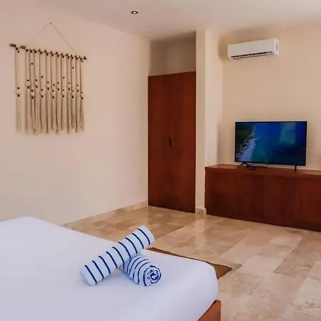 Huge 10br Luxury Complex With Private Pool & Serene Setting *