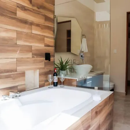 Huge 10br Luxury Complex With Private Pool & Serene Setting *