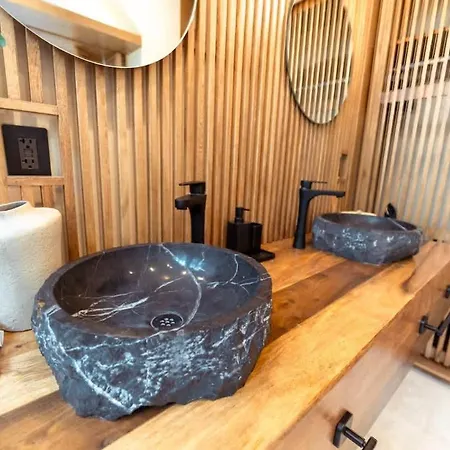 Сasa de vacaciones Spacious 6br Luxe With 4 Private Pools And Yoga Space Rooftop & Concierge *