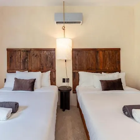 Spacious 6br Luxe With 4 Private Pools And Yoga Space Rooftop & Concierge Сasa de vacaciones