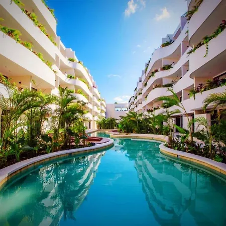 Apartment Getaway With Jacuzzi & Pools *