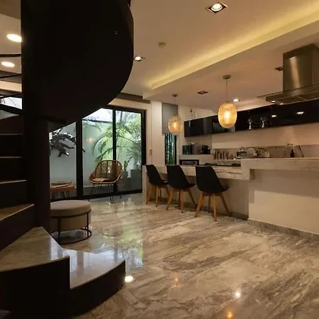 Stylish 3br Retreat In Serene Luxury Setting
