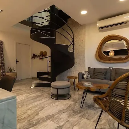 Stylish 3br Retreat In Serene Luxury Setting