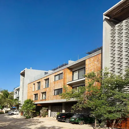 Apartment Beachfront 3br With Private Rooftop And Lounge Pool, Tankah Bay *