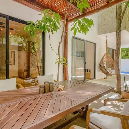 Tropical Retreat: Scooters, Hot Tub, Pool, Projector Tulum