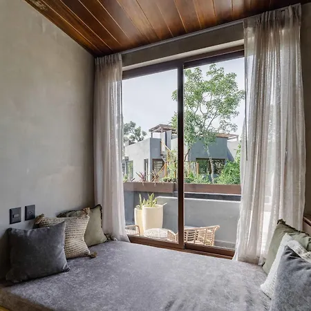 Siwa Eleve Penthouse & Rooftop Pool Apartment *
