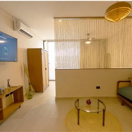 Getaway With Jacuzzi & Pools Apartment *