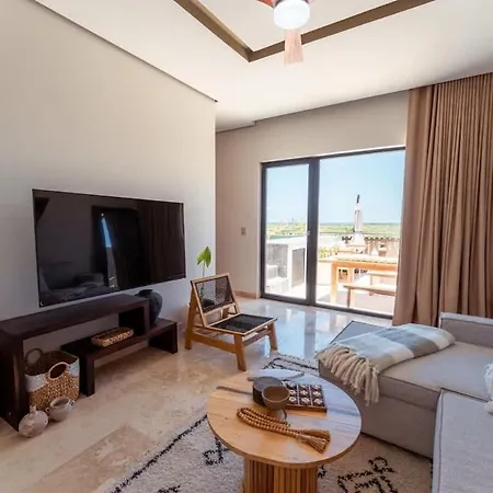 Amira - Stylish Penthouse With Rooftop Pool & Sea Horizon Apartment *