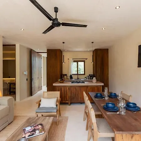 Stylish 2br Jungle Retreat With Plunge Pool & Rooftop Tulum