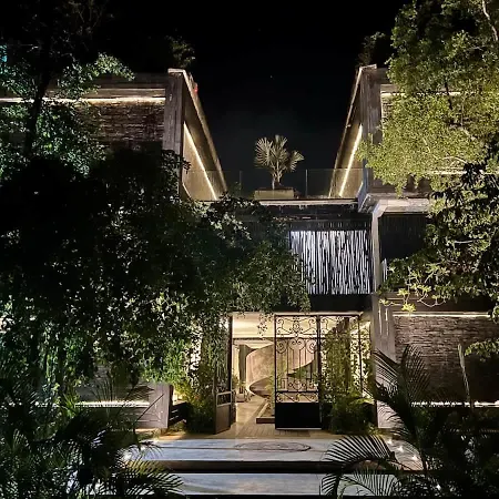 Stylish 3br Retreat In Serene Luxury Setting Apartamento