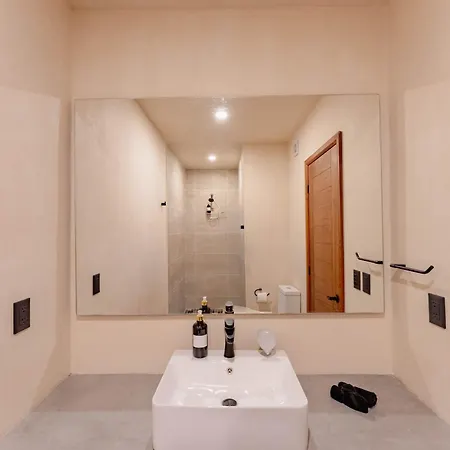Apartment Talulah Living 2br & Private Pool *