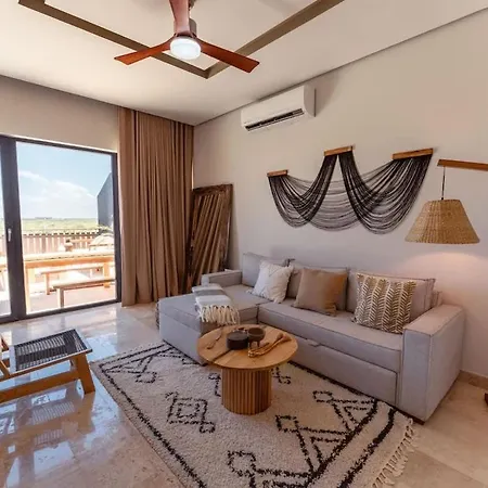 Amira - Stylish Penthouse With Rooftop Pool & Sea Horizon *