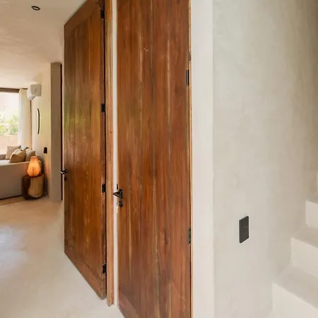 Stylish 2br Jungle Retreat With Plunge Pool & Rooftop *