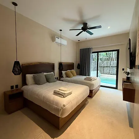 Great 3 Bedroom And Private Pool Apartment *
