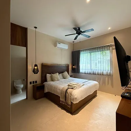Great 3 Bedroom And Private Pool Apartment *