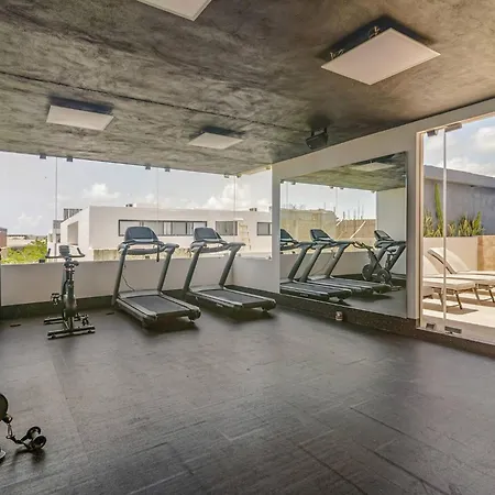 Tropical Retreat: Scooters, Hot Tub, Pool, Projector Apartment Tulum