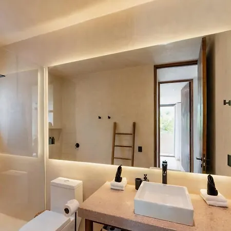 Stylish 2br Jungle Retreat With Plunge Pool & Rooftop *