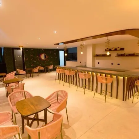 Getaway With Jacuzzi & Pools Apartment *