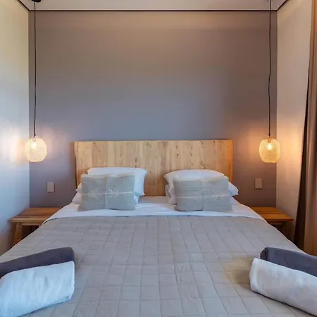 Amira - Stylish Penthouse With Rooftop Pool & Sea Horizon Apartment