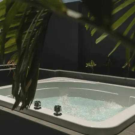 Luna Negra Penthouse 2br Apartment *