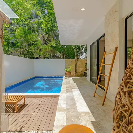 Apartment Tropical Retreat: Scooters, Hot Tub, Pool, Projector Tulum