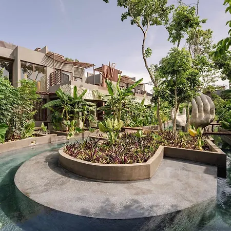 Siwa Eleve Penthouse & Rooftop Pool Apartment