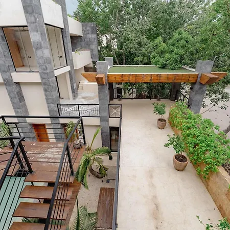 Talulah Living 2br & Private Pool Apartment