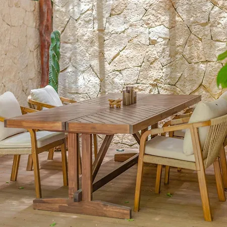 Tropical Retreat: Scooters, Hot Tub, Pool, Projector Apartment *