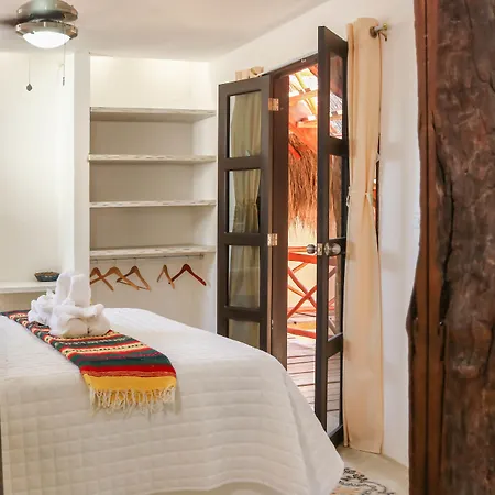 Kin Ha Hotel 3*