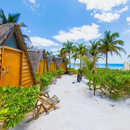 Hotel Mia Beachfront - Ocean View And Club 4*