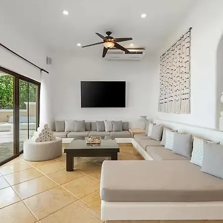 Villa Beachfront Hacienda Soliman Bay *